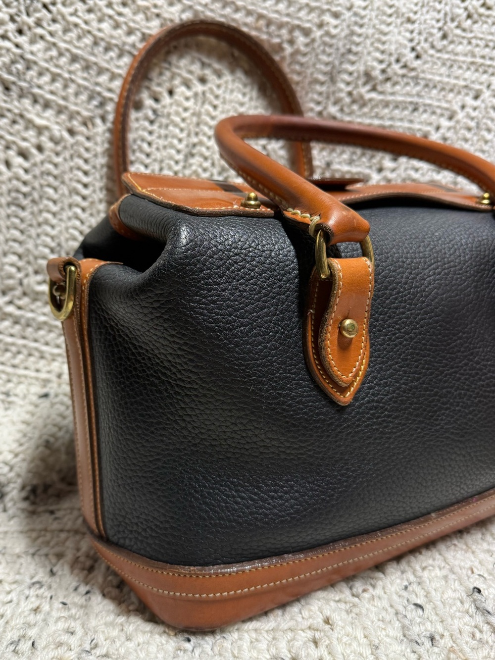 Vintage Dooney and Bourke Black Doctors Satchel - Picture 7 of 13